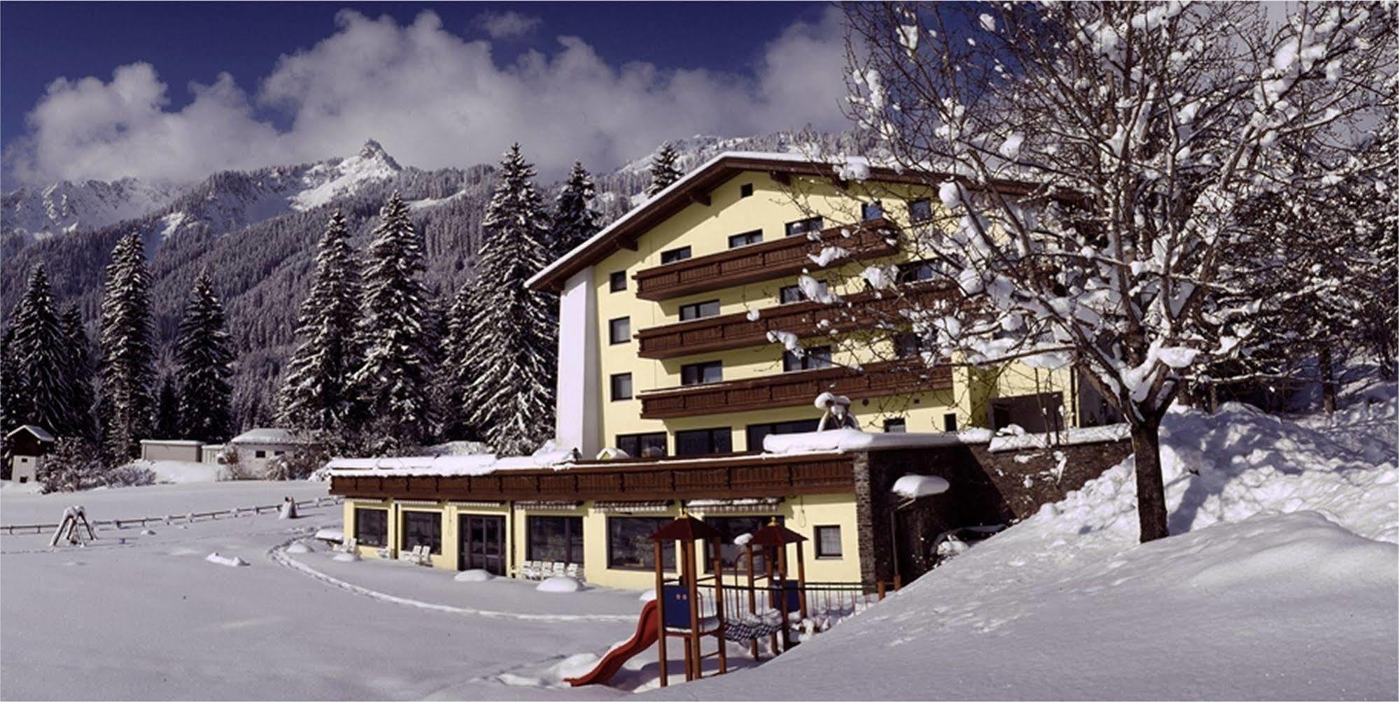Haus Diana Hotell Reutte Exteriör bild