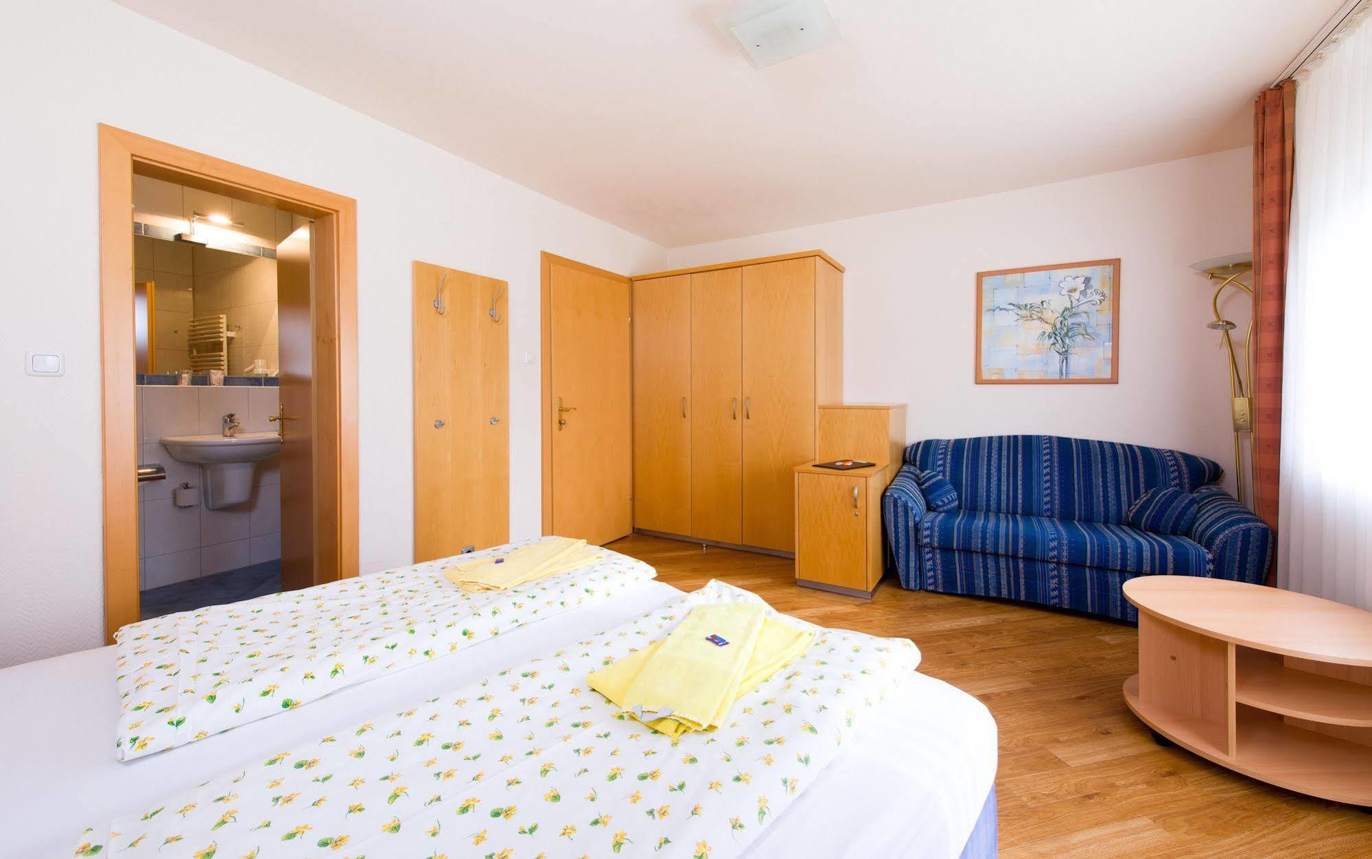 Haus Diana Hotell Reutte Exteriör bild