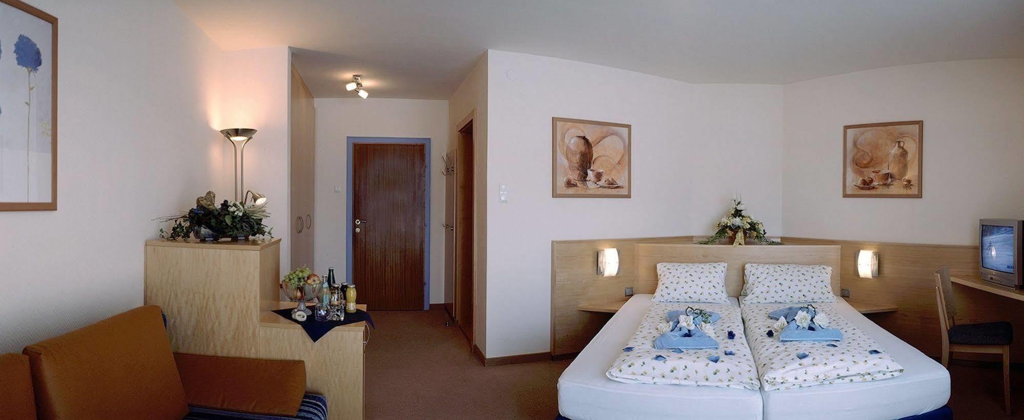 Haus Diana Hotell Reutte Exteriör bild