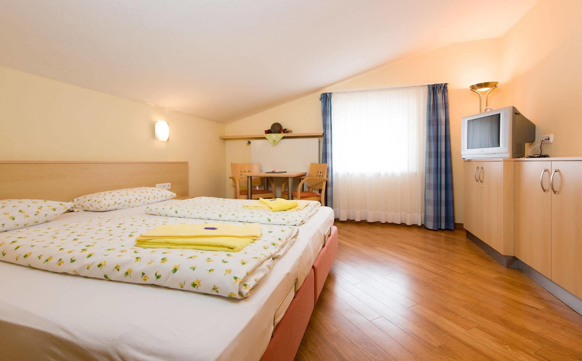Haus Diana Hotell Reutte Exteriör bild